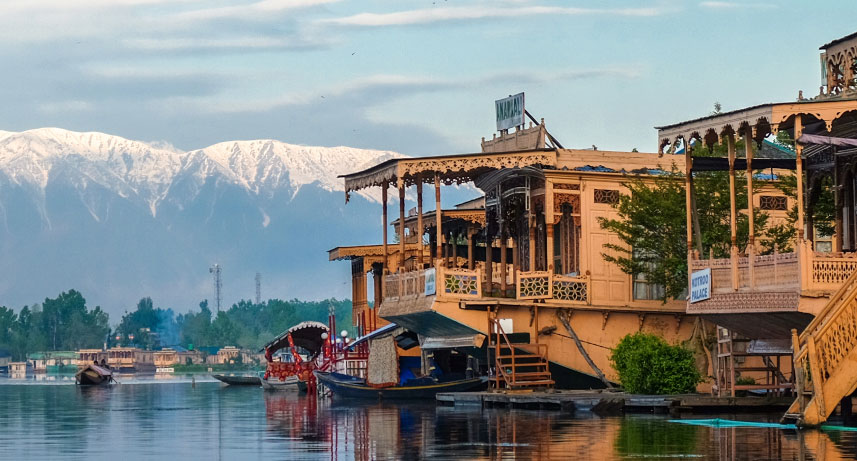 Arrival and Night in Srinagar